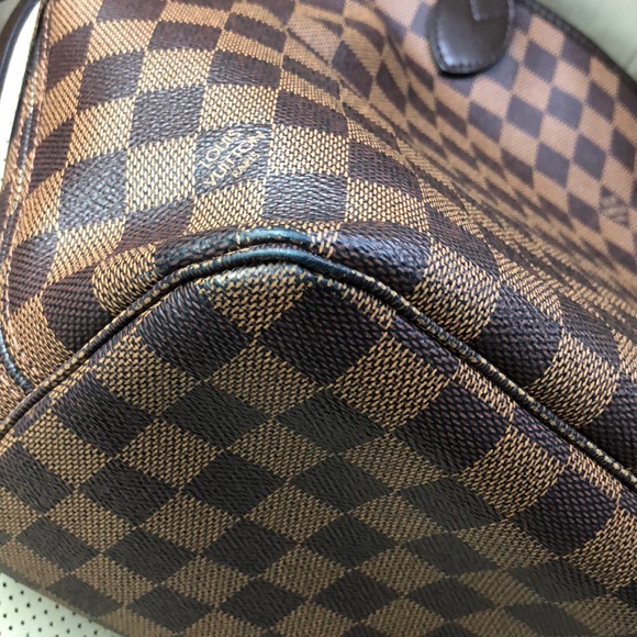 **SOLD on Merc** Authentic Louis Vuitton Neverfull - Picture 6 of 6